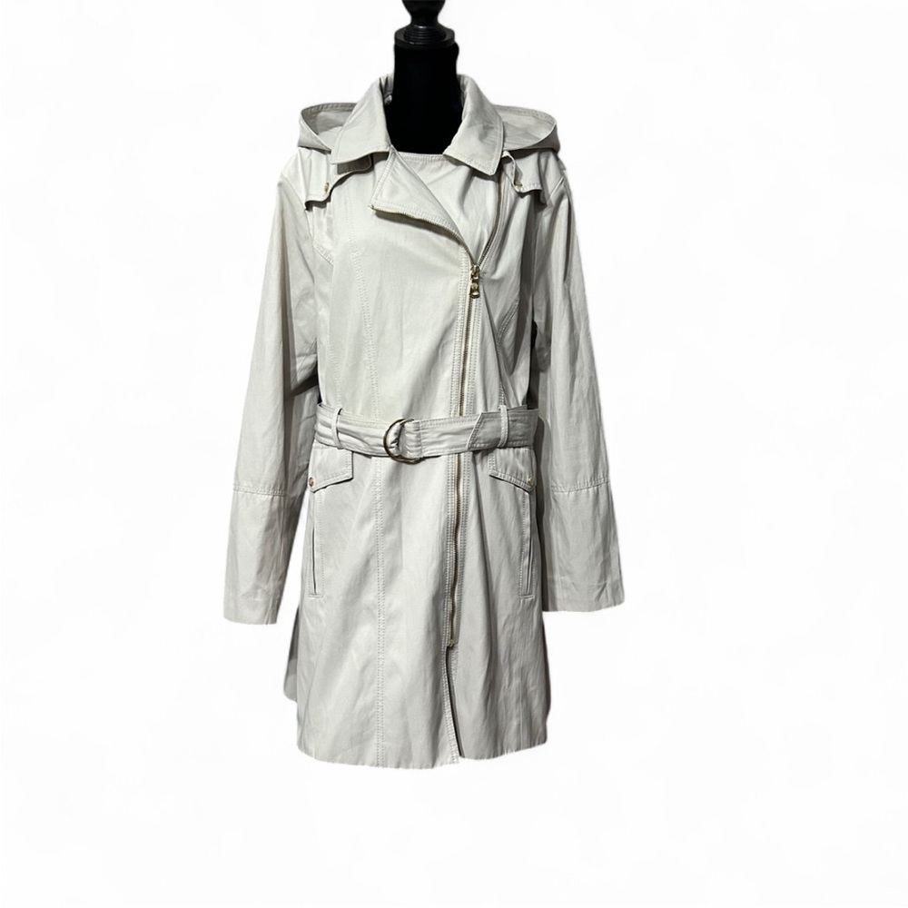 Vince Camuto Cream Trench Coat with Belt